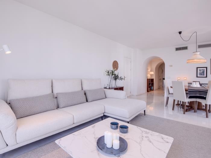 Apartment in Las Gaviotas Urbanization | Banus Rentals-2