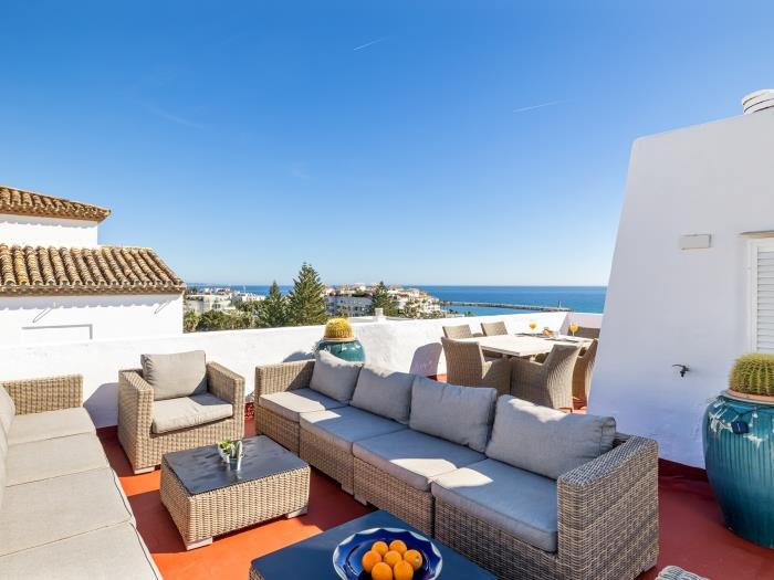 Penthouse in Playas del Duque for 4 people | Casa Cadiz 607-1