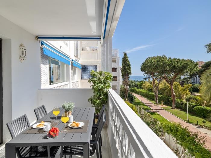 Apartment in Playas del Duque for 4 people| Casa Córdoba 229-1