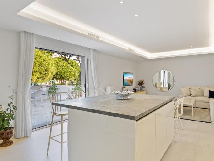 Apartment in Playas del Duque for 4 people | Casa Cadiz 111A-3