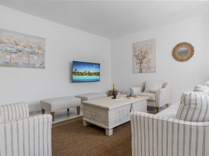 Apartment in Playas del Duque for 4 people | Casa Cadiz 208-2
